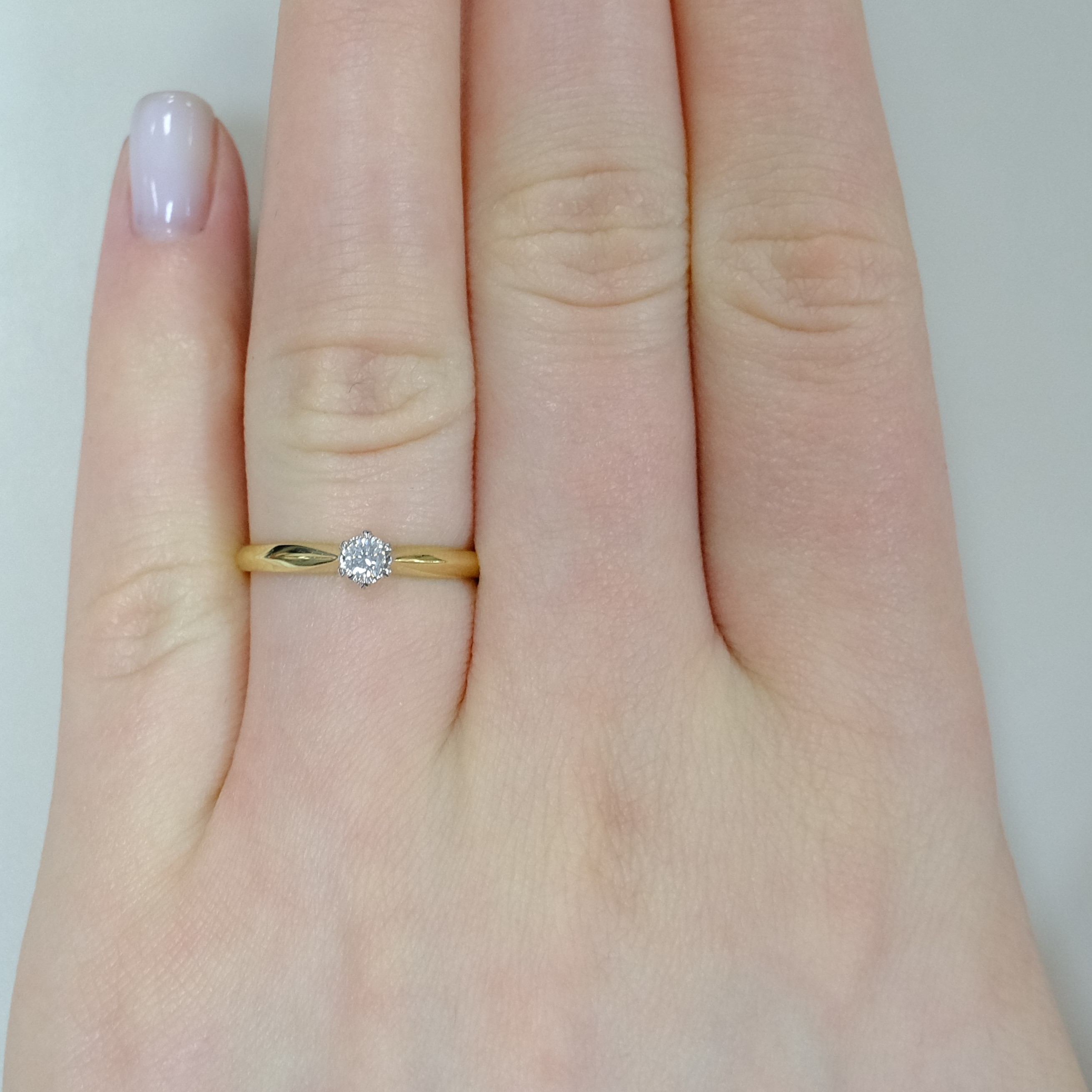 Кольцо из желтого золота с бриллиантом